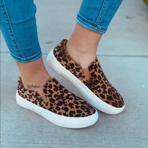 HP 😍 Soft Leopard print  slip on sneaker
